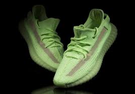 Yeezy Boost 350 v2 βGlowβ