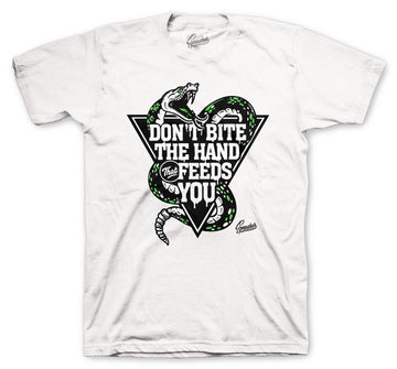 guys tee collection matches with air max 90 green camo sneaker collection for men