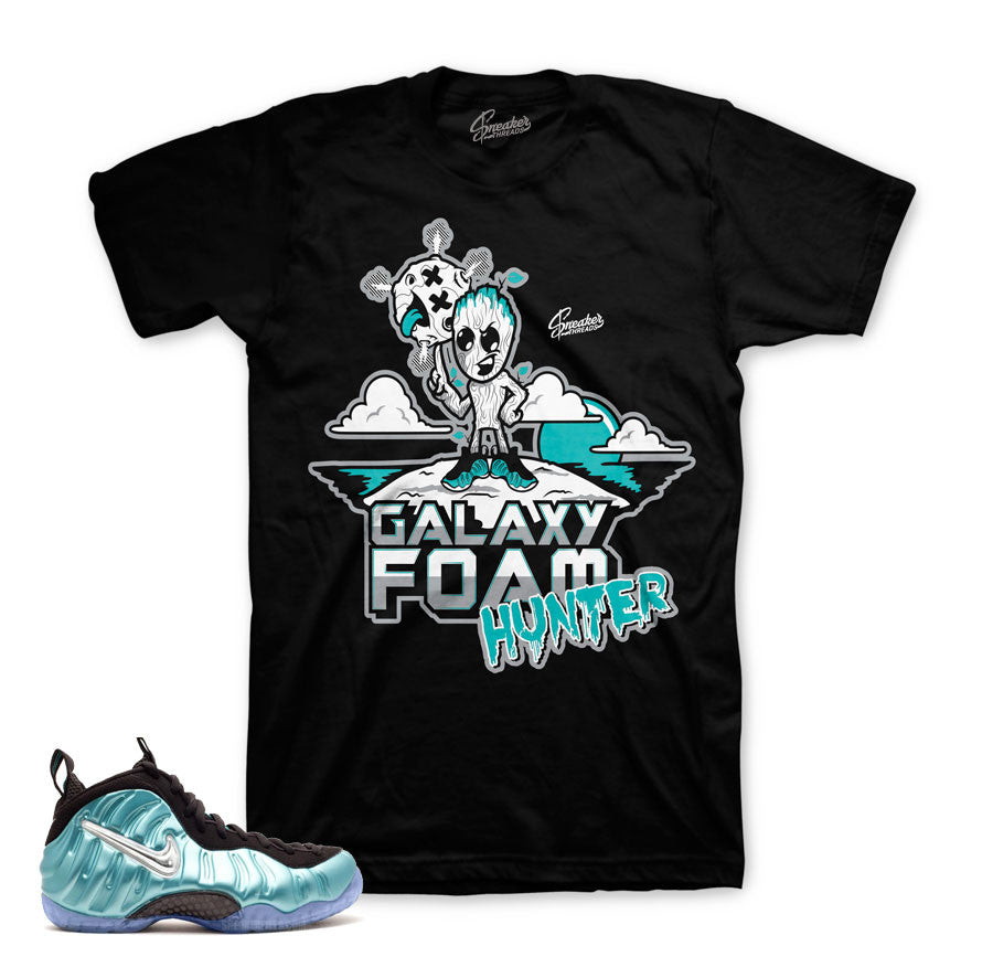 Island green tee match fomaposite sneaker tees.